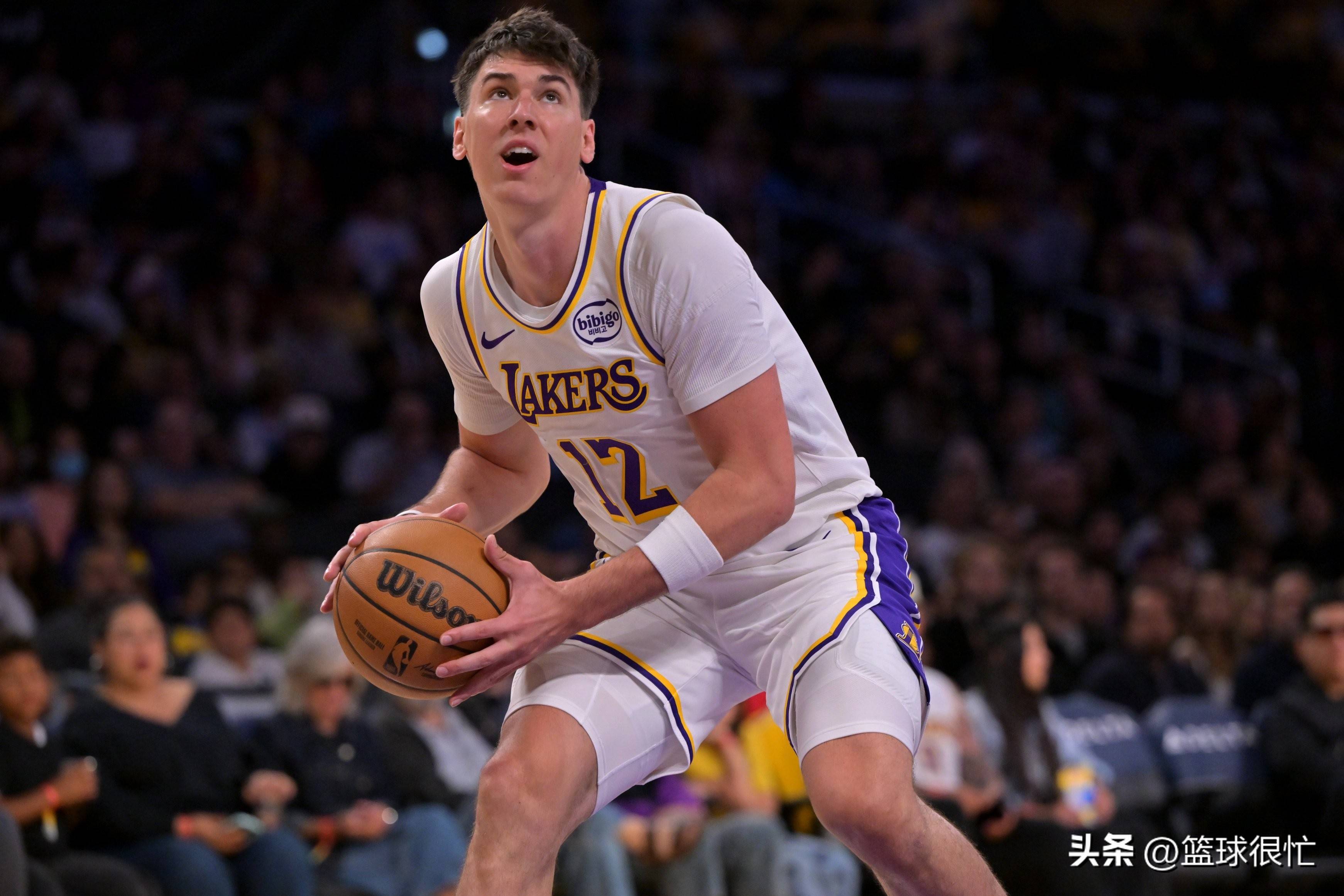 集结日NBA季后赛传出新动向，明尼苏达森林狼绝杀压哨，管理层表态——气氛紧张，临场指挥获称赞的简单介绍